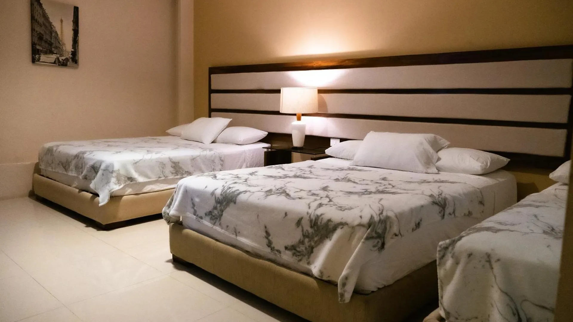 Infinity Suites Habitacion Triple Cancun Aparthotel